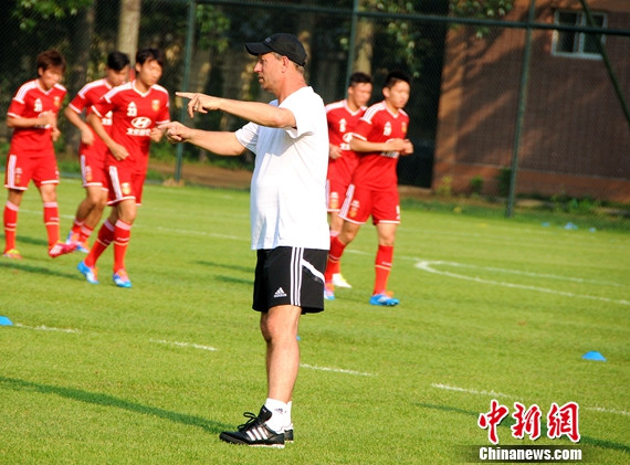 国足集训不离世界杯主题 着手建立球员档案(图