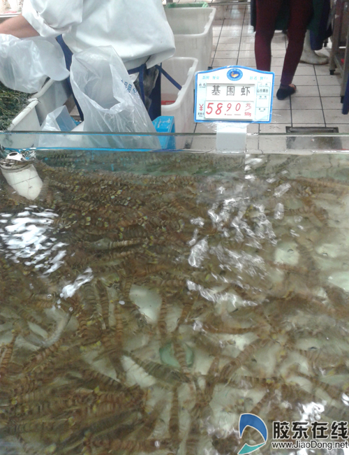 虾成餐桌贵族自助餐两人分5只虾遭吐槽