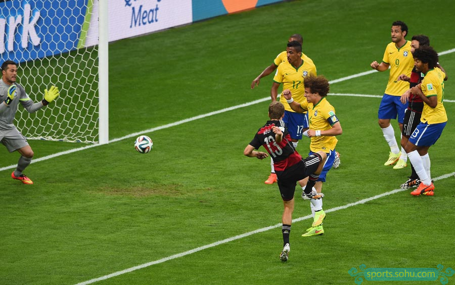 高清图:世界杯德国狂胜巴西 穆勒开启破门狂潮