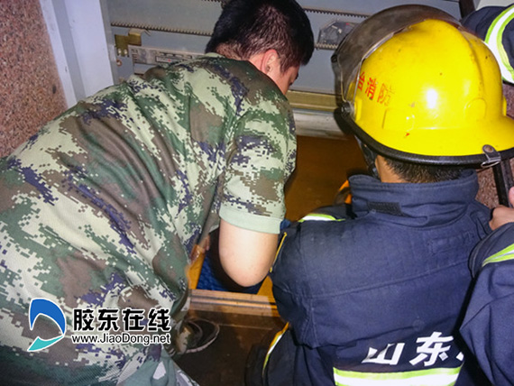 烟台开发区消防大队成功处置一起电梯困人事故