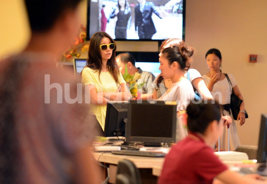 林心如拍片跨坐男搭档大腿 对方现生理反应 娱