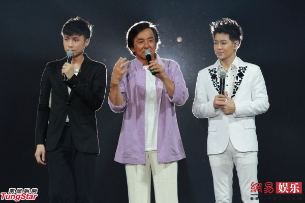 开演唱会表演功夫耍棍法 催古巨基快生孩子 娱