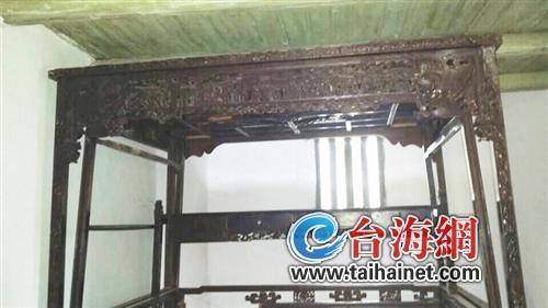 祖传百年雕花柏木古床待修缮整床无一颗铁钉 祖传百年雕花柏木古床待修缮整床无一颗铁钉