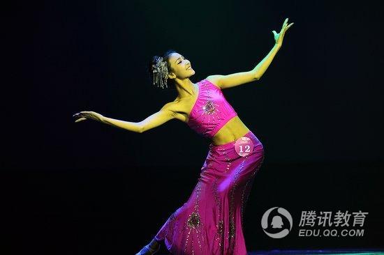 组图:川外校花星味十足 揽获重庆小姐桂冠_胶