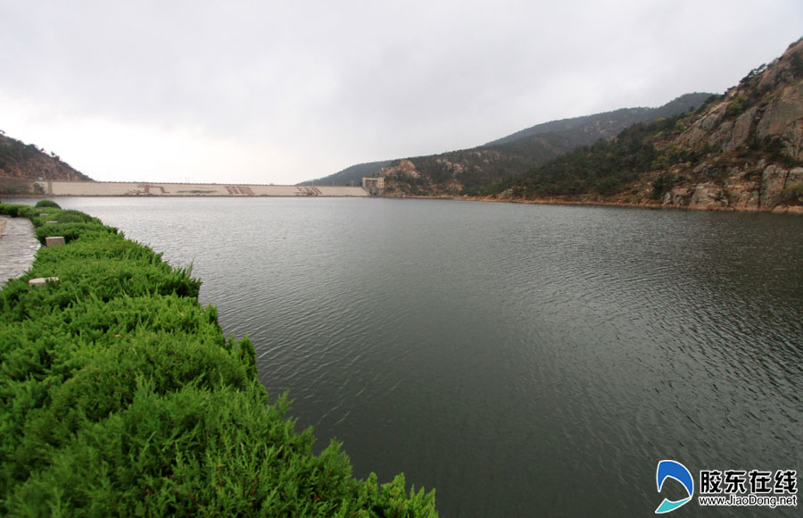 众记者享招虎山天然氧吧 观国内最大药师佛道