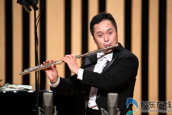向兆年长笛独奏音乐会全省高校巡演在烟举行