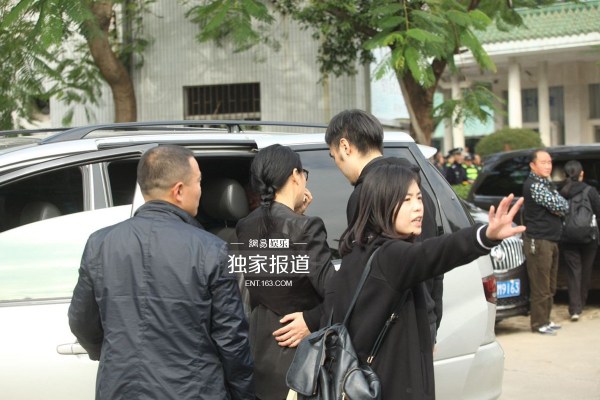 姚贝娜遗作姚父有意发行 那英刘欢王中军送别