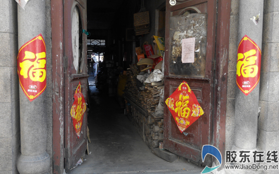 拍客痛惜老楼因火留