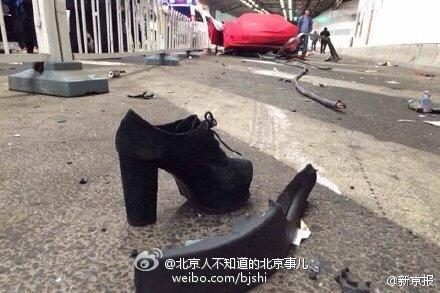 北京鸟巢隧道飙车事故 车主系在校大学生 汽车