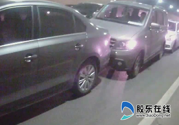 黄金顶隧道今晨5车追尾 交警实施快赔处置(图