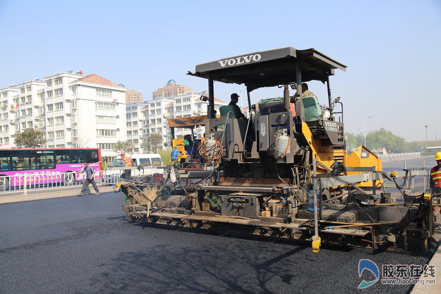 化工路(红旗西路-电厂东路)东半幅26日早通车
