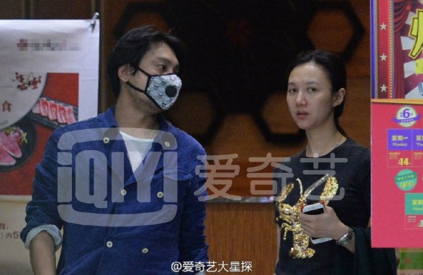 网易娱乐6月3日报道随着"清华男神"李健的走红,其绯闻女友韩雯雯也被
