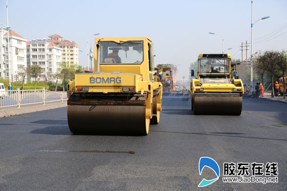 化工路(红旗西路-幸福南路)西半幅8日罩面 城市