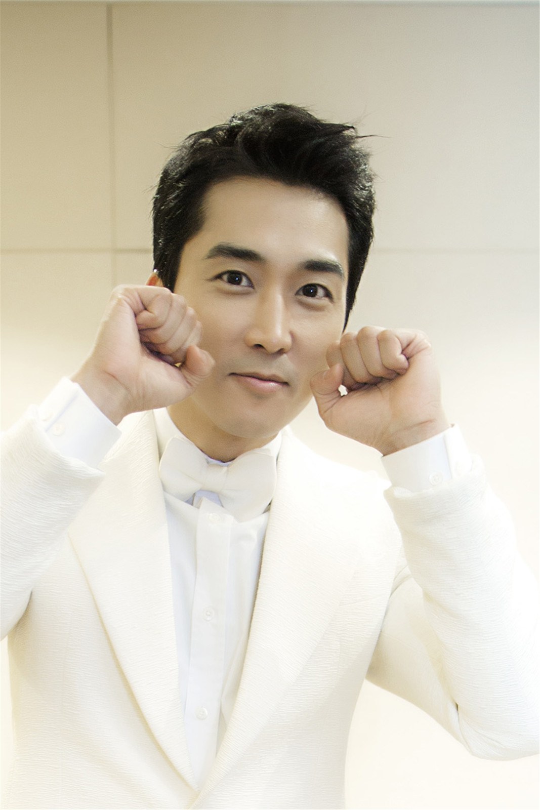 刘亦菲后台“调戏”宋承宪 最萌九连拍