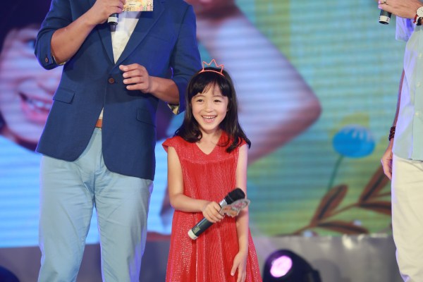 夏克立否认夏天退出 爸爸 暂由夫人黄嘉千替代