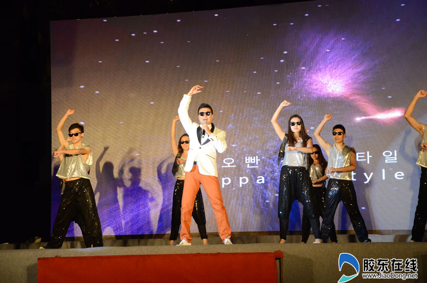 FM91.2烟台音乐广播开播十周年 主持人歌舞庆