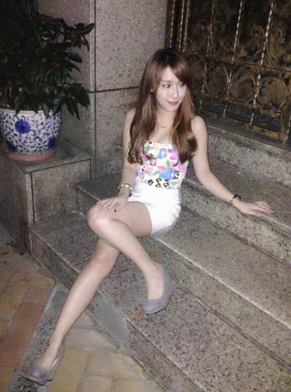 台湾美女坐高铁被骚扰 猥琐男装睡偷摸大腿