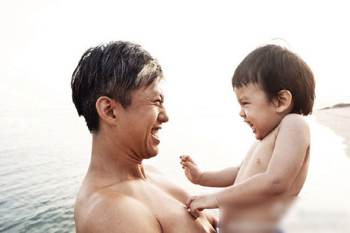 邓超发微博庆等等4岁生日:你让我生命完整 娱乐新闻 烟台新闻网 胶东在线 国家批准的重点新闻网站