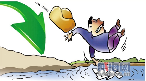 黄金价格近6年最低位威海大妈:该出手时就出手