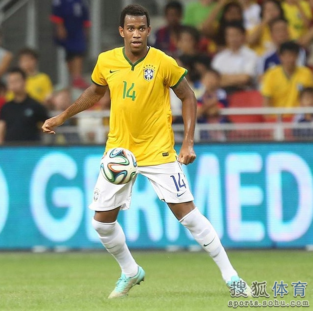 鲁能官方宣布与吉尔签约巴西现役国脚正式加盟