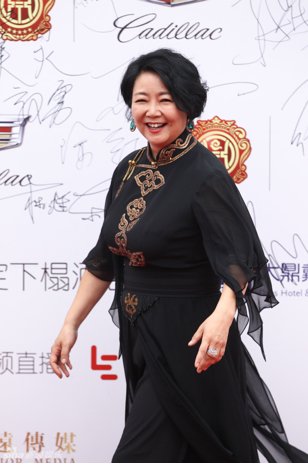 第19届华鼎奖黄渤封帝 马伊璃梅开二度 娱乐新