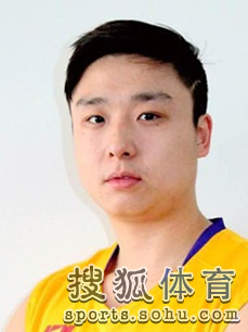 组图:北京东方雄鹿男篮NBL新季名单 乔文瀚领