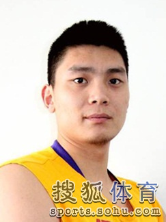 组图:北京东方雄鹿男篮NBL新季名单乔文瀚领