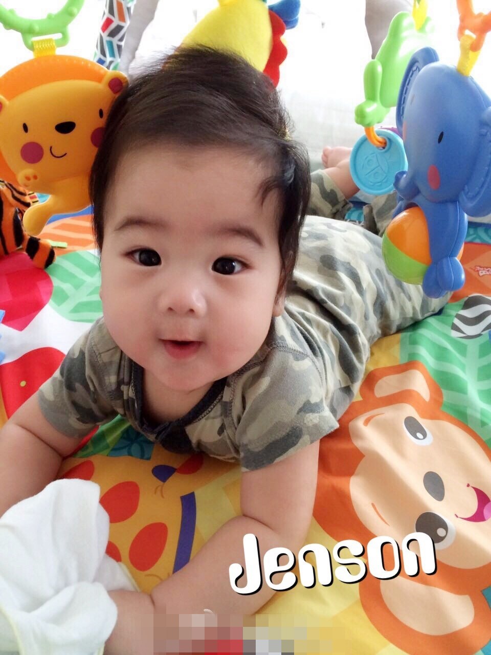 林志颖晒双胞胎儿子萌照 娱乐新闻 烟台新闻网