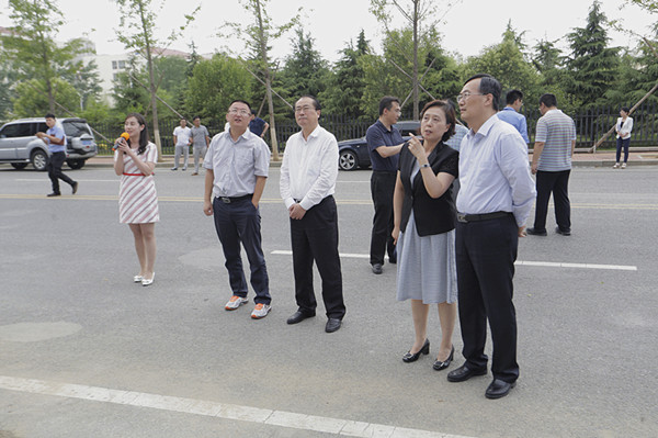 省发改委副主任崔建海来区督查蓝色智谷项目