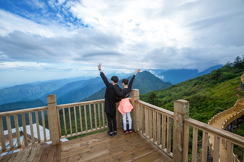 高温来袭 何不带上帐篷去西岭雪山避暑露营(图)