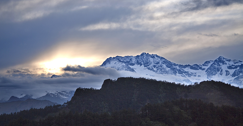 高温来袭 何不带上帐篷去西岭雪山避暑露营(图)