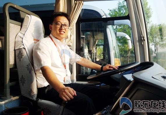 快递车半路突发火灾 杰瑞员工急施援手(图) 科