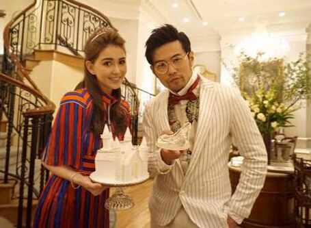 周杰伦向昆凌送生日祝福 小周周正面照曝光