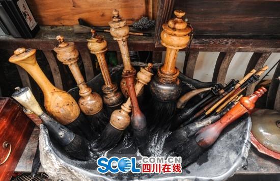 书法家练出“洪荒之力”:36斤棉纱当毛笔 书法家练出“洪荒之力”:36斤棉纱当毛笔