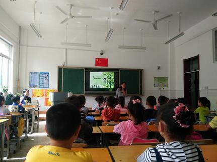 "女童保护"走进幸福小学