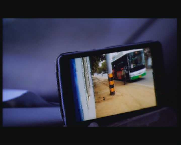 男子假扮残疾人乞讨 市民跟踪揭真相(图) 社会