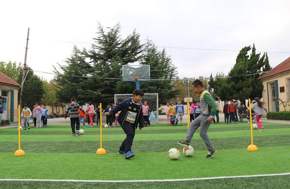 姜家小学校园足球月丰富学生体育活动_烟台