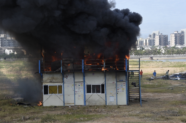 企业安全隐患:违规搭建临时建筑(图) 社会新闻