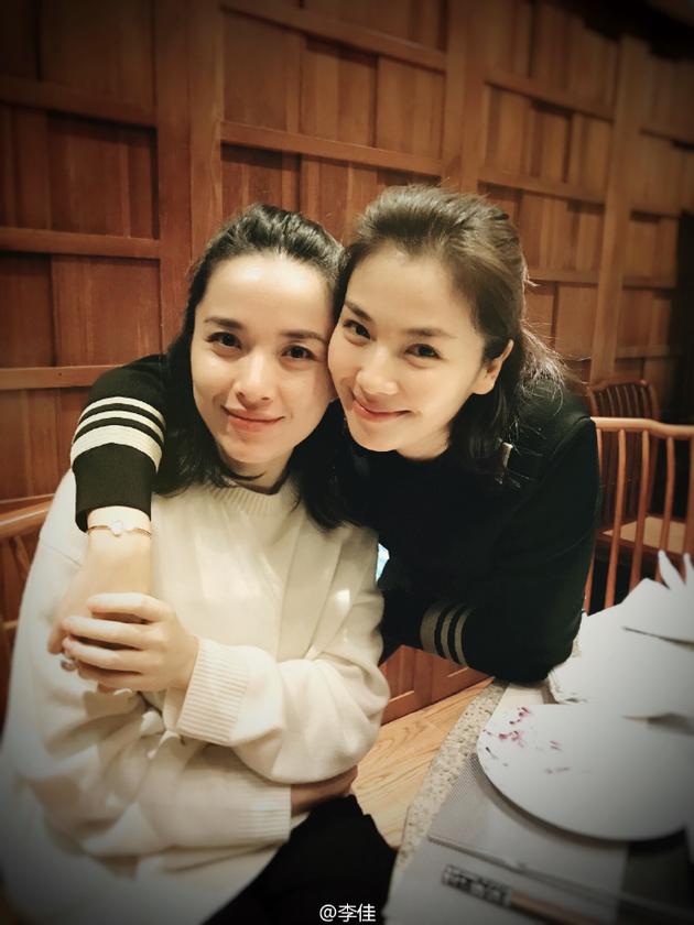 又开撩!刘涛与靳东老婆李佳聚餐晒美照