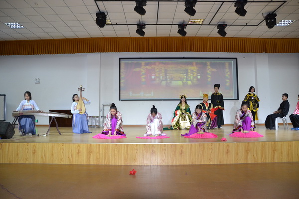 烟台三中初中部举行课本剧比赛_烟台教育_胶东在线教育频道