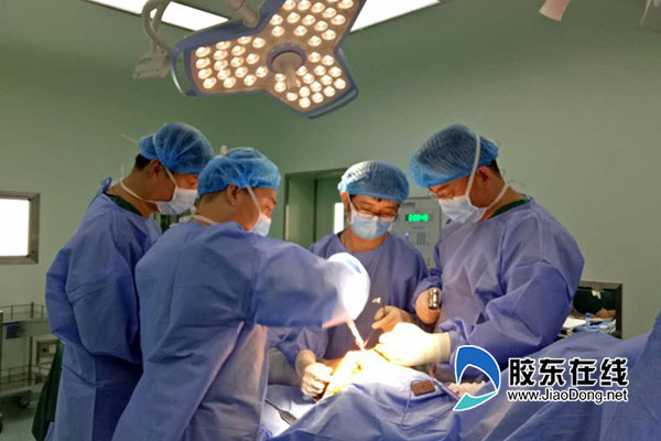 烟台芝罘医院成功为86岁老人完成腰椎压缩骨