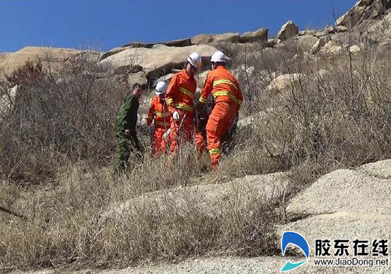 驴友登山受伤被困 招远消防大队紧急救助(图)