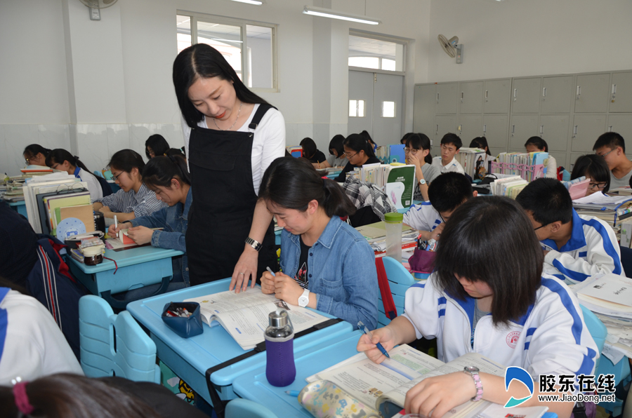 欣赏学生 尊重学生--专访烟台二中名师王海荣