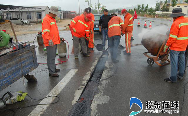 牟平公路局使用新材料修复桥梁裂缝(图 牟平 烟台新闻网 胶东在线 国