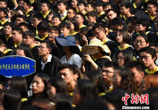 重庆大学毕业季：校长祝学生