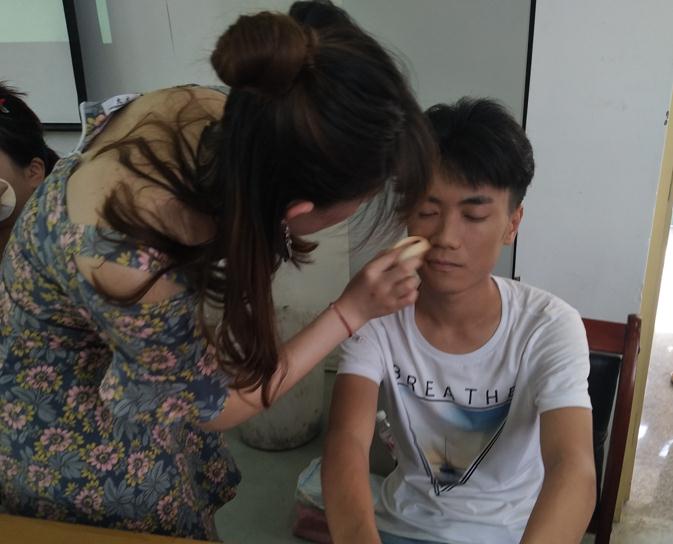 烟台真鼎真创业实践校园行活动大放异彩_业达