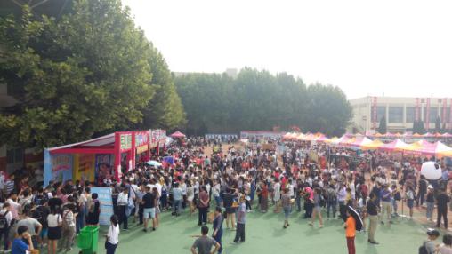 鲁东大学迎新工作启动 欢迎来自各地大一新生们