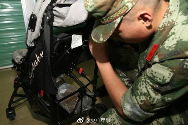 窝点，然后将这些外币再进行包装改为外币收藏品对外发售获取高额利润。　　连日来，深圳边防支队会同银行等