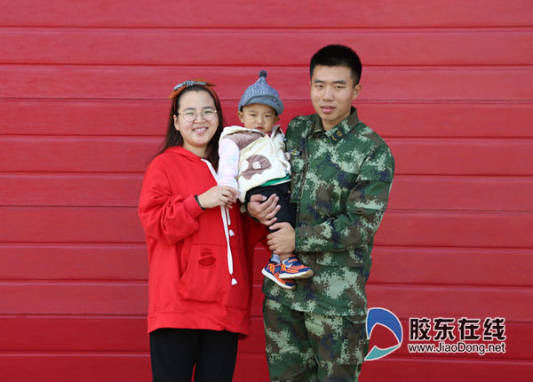 消防员的妻子告诉孩子说你的爸爸是个骗子
