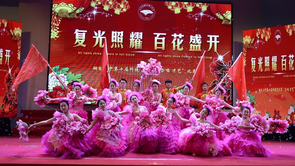 复光照耀 百花盛开—三中举行第十届科技艺术节